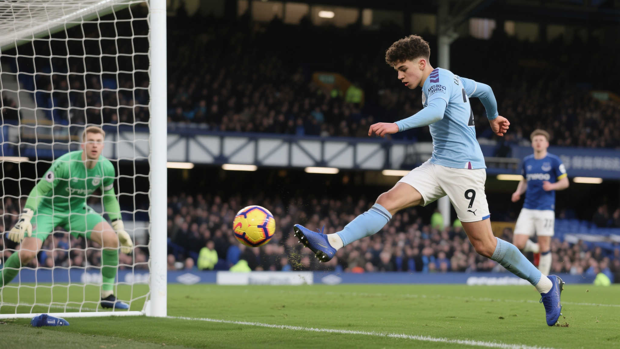 更彰显出俱 更彰显出俱